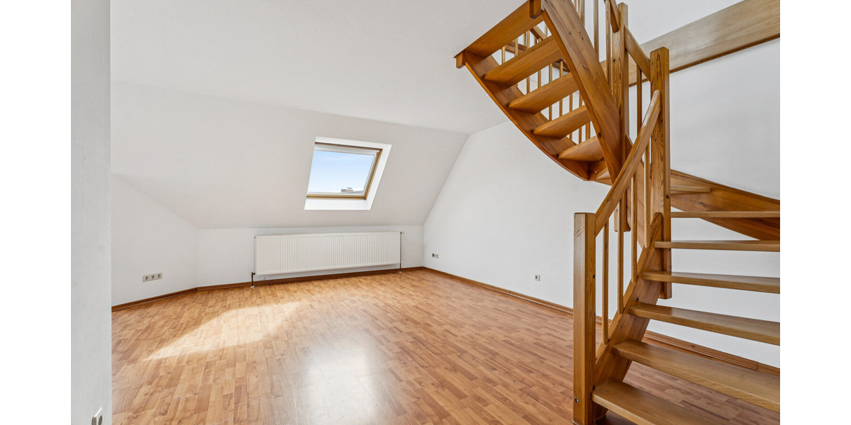 Wohnen mit Extra: Gemütliche 2-Zimmer-Dachgeschosswohnung mit Loggia und Stellplatz - Dachgeschoßwohnung Rheine Rheine | Angebot:26312081