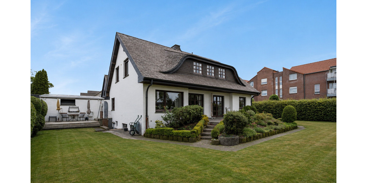 Außenansicht - Blick zur überdachten Terrasse