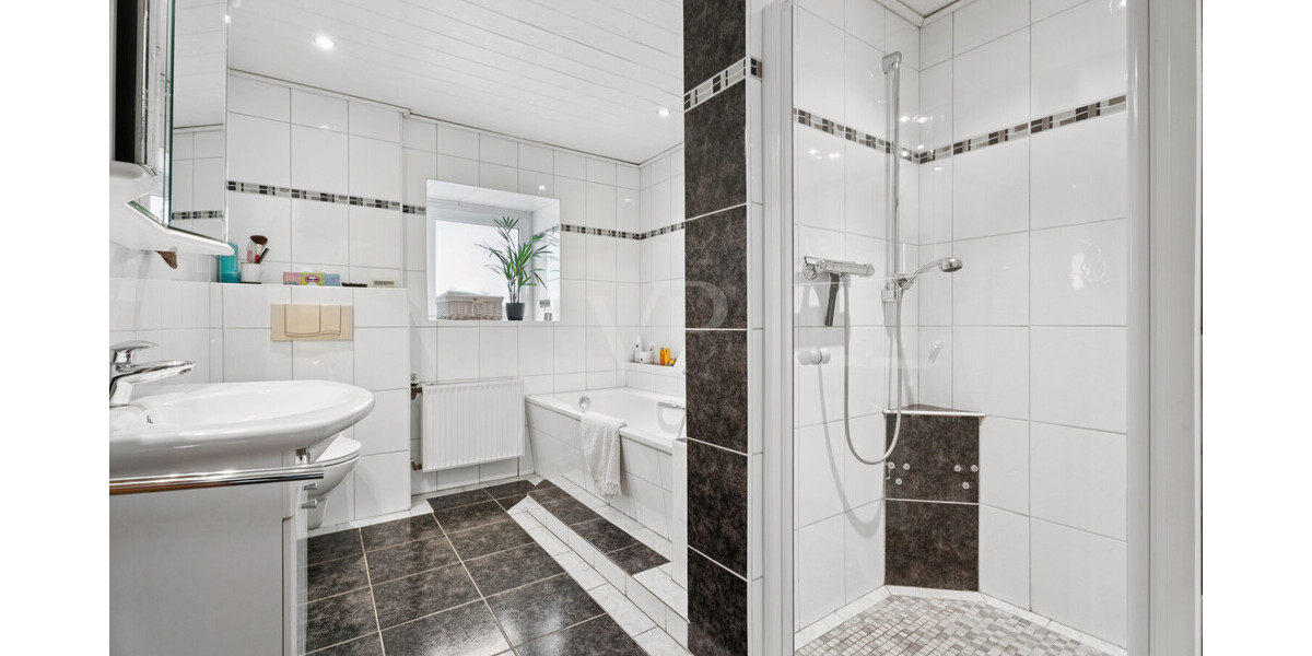Badezimmer EG WE I